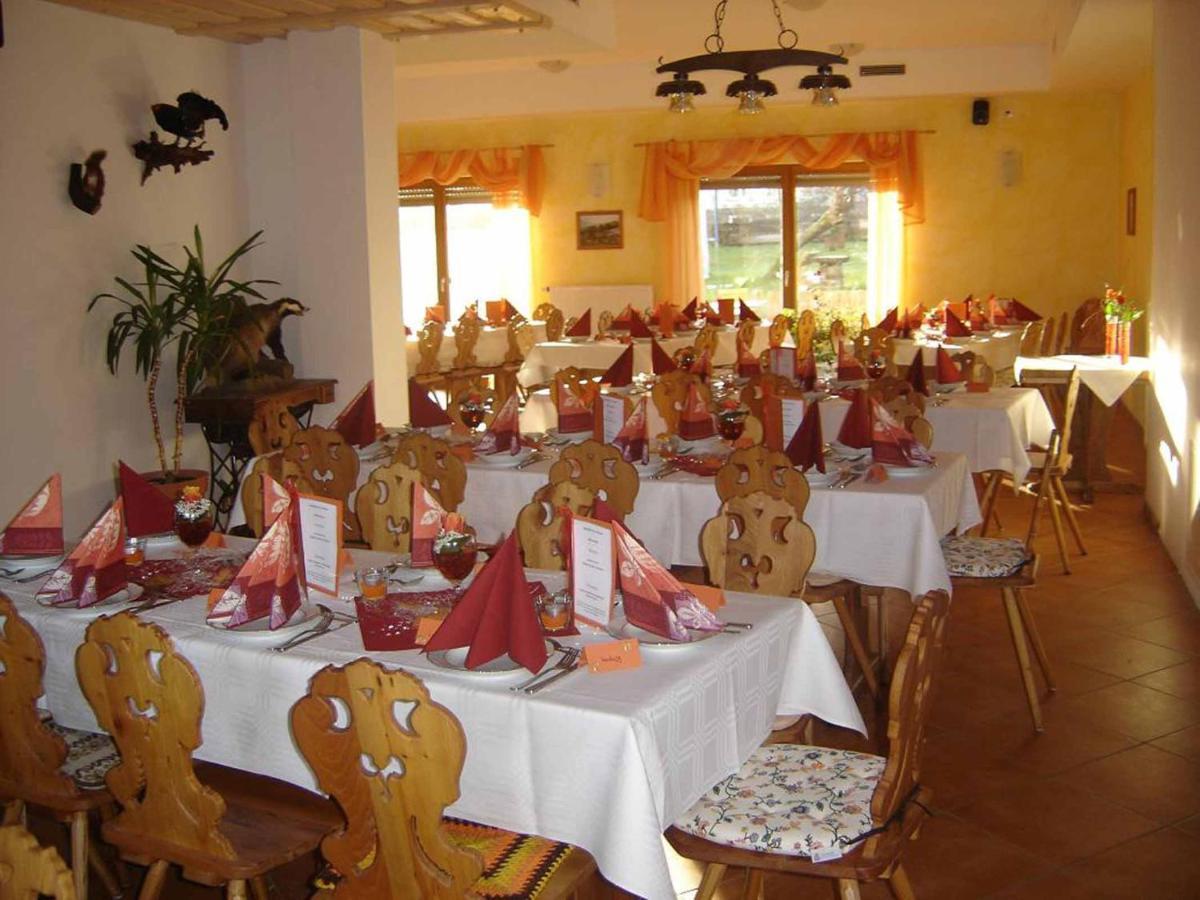 Rhoener Landhotel Haus Zur Wasserkuppe 부스텐사흐센 외부 사진