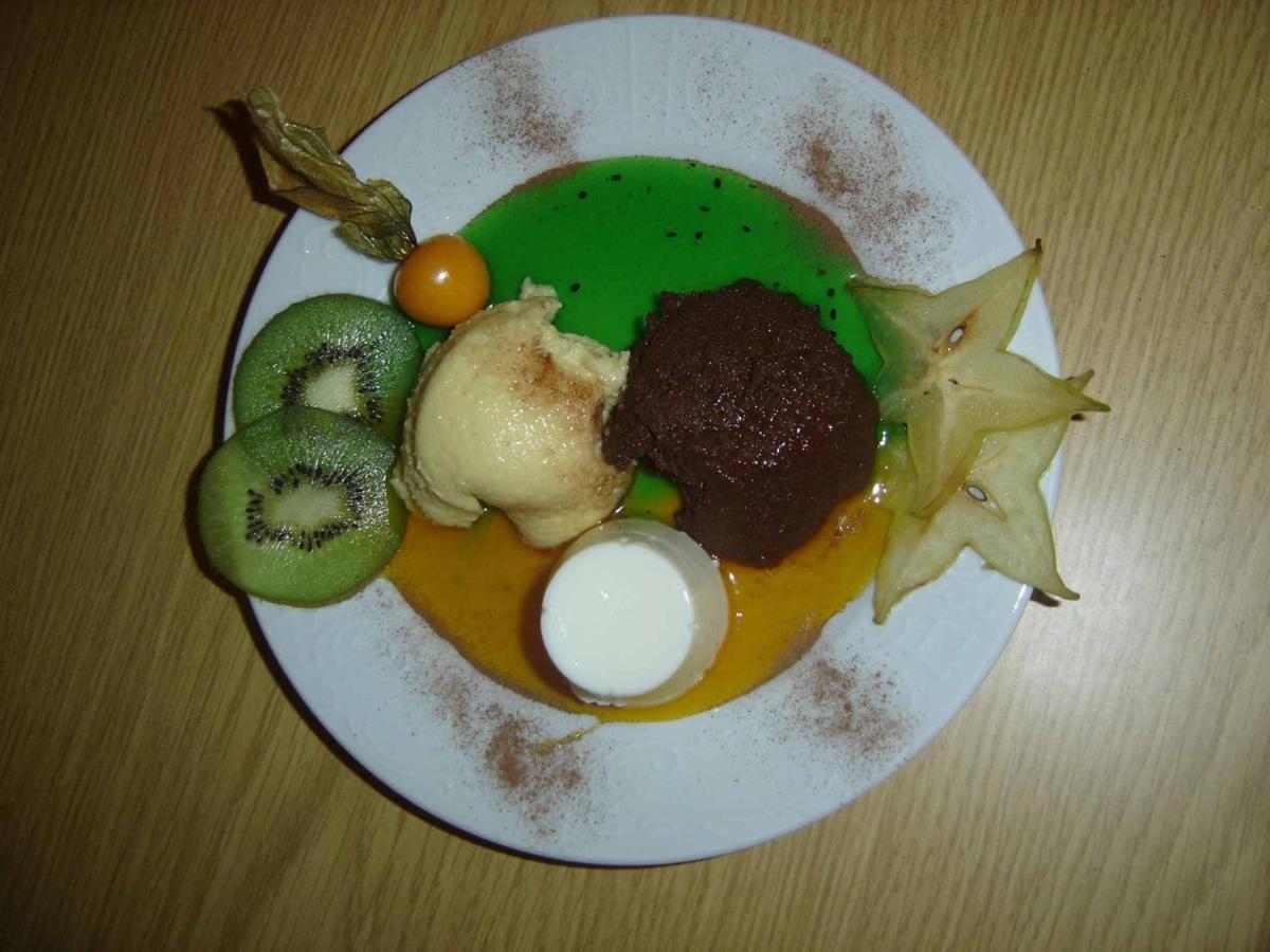Rhoener Landhotel Haus Zur Wasserkuppe 부스텐사흐센 외부 사진