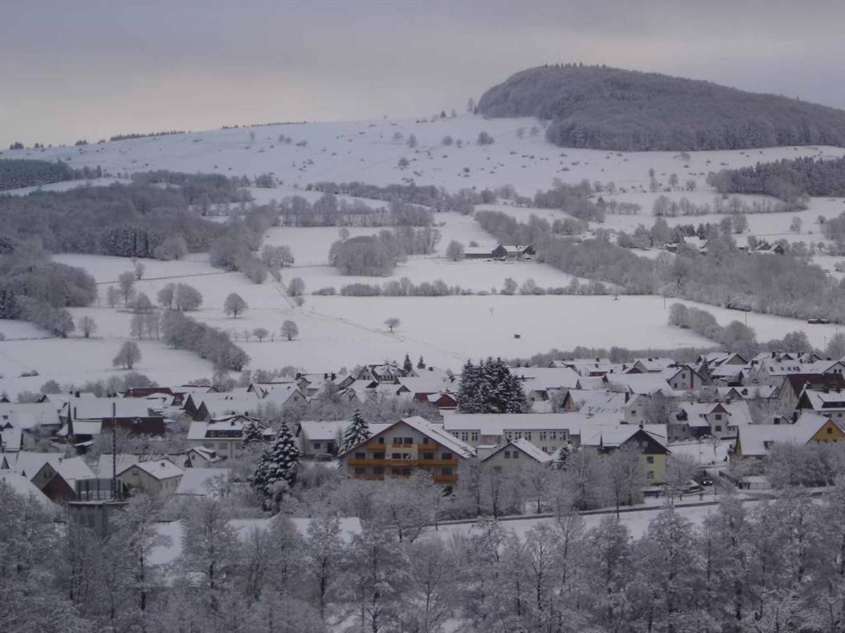 Rhoener Landhotel Haus Zur Wasserkuppe 부스텐사흐센 외부 사진