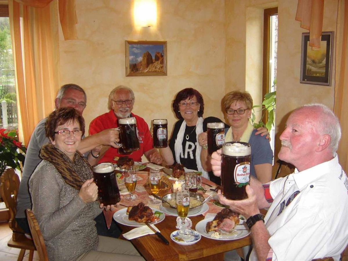 Rhoener Landhotel Haus Zur Wasserkuppe 부스텐사흐센 외부 사진