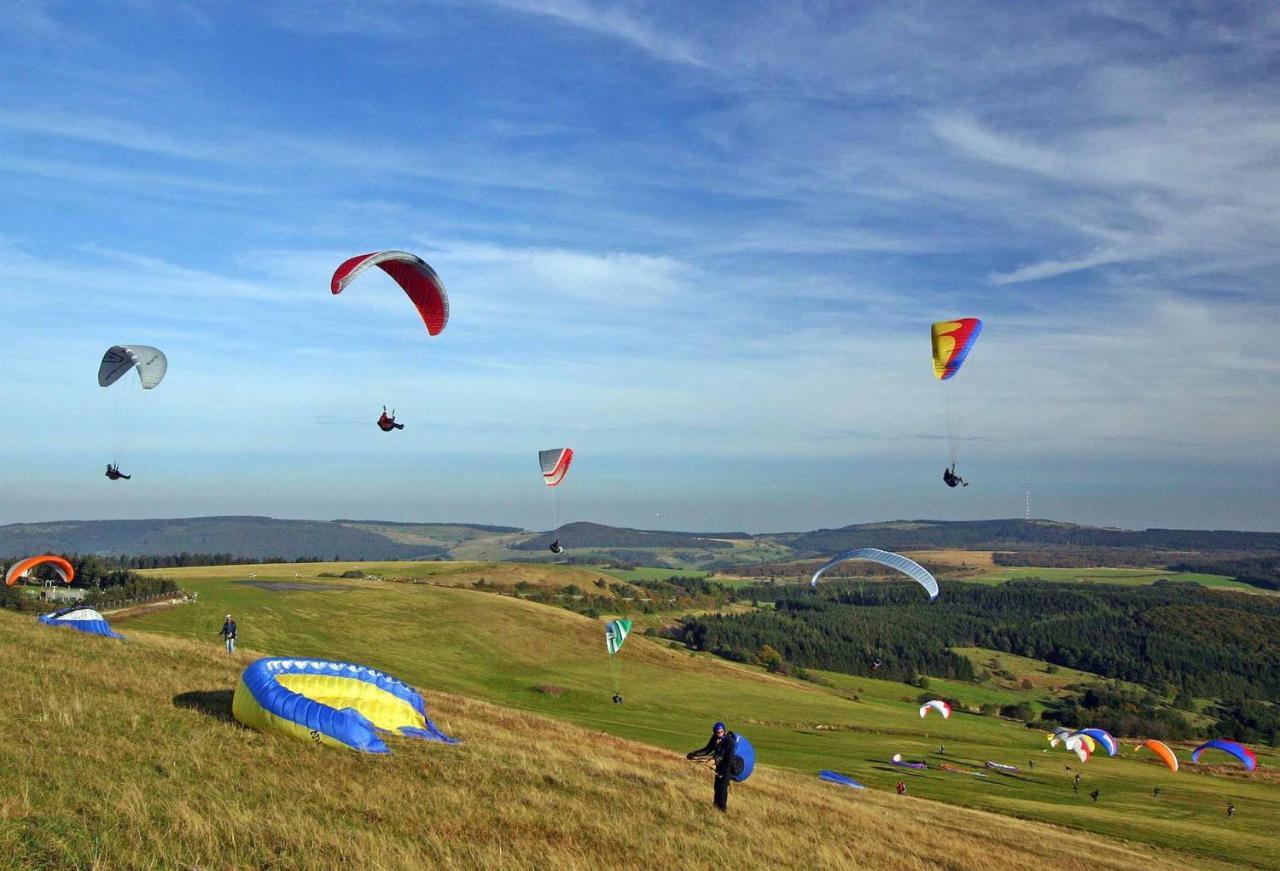 Rhoener Landhotel Haus Zur Wasserkuppe 부스텐사흐센 외부 사진