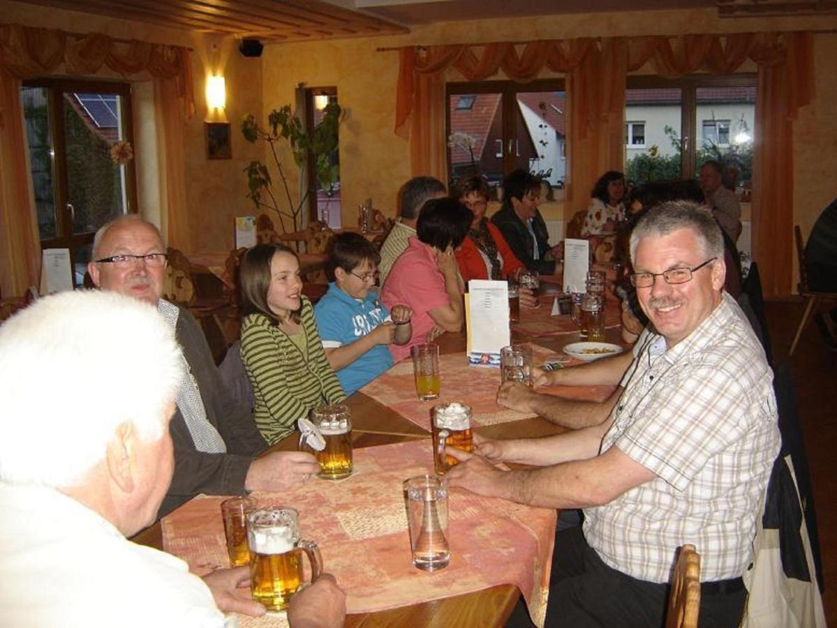 Rhoener Landhotel Haus Zur Wasserkuppe 부스텐사흐센 외부 사진